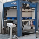 Pierwsza w Polsce maszyna drukarska z podwójnym lakierowaniem
