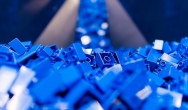 Lego inwestuje miliony w fabryki plastikowych zabawek
