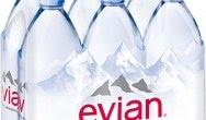 Od 2025 r. woda Evian tylko w butelkach pochodzących z recyklingu