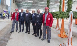Messe Düsseldorf zawiesza wiechę na placu budowy