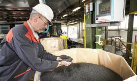 Lanxess baut neue Produktionsanlage für Hochleistungskunststoffe