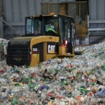 Trzy sposoby walki z odpadami: recykling, spalanie i składowanie
