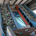 Wykorzystywać PET z recyklingu do produkcji nowych opakowań