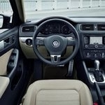 Volkswagen stawia na tworzywa