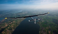 Solarny samolot z tworzyw nad USA