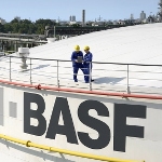 BASF trzyma się mocno
